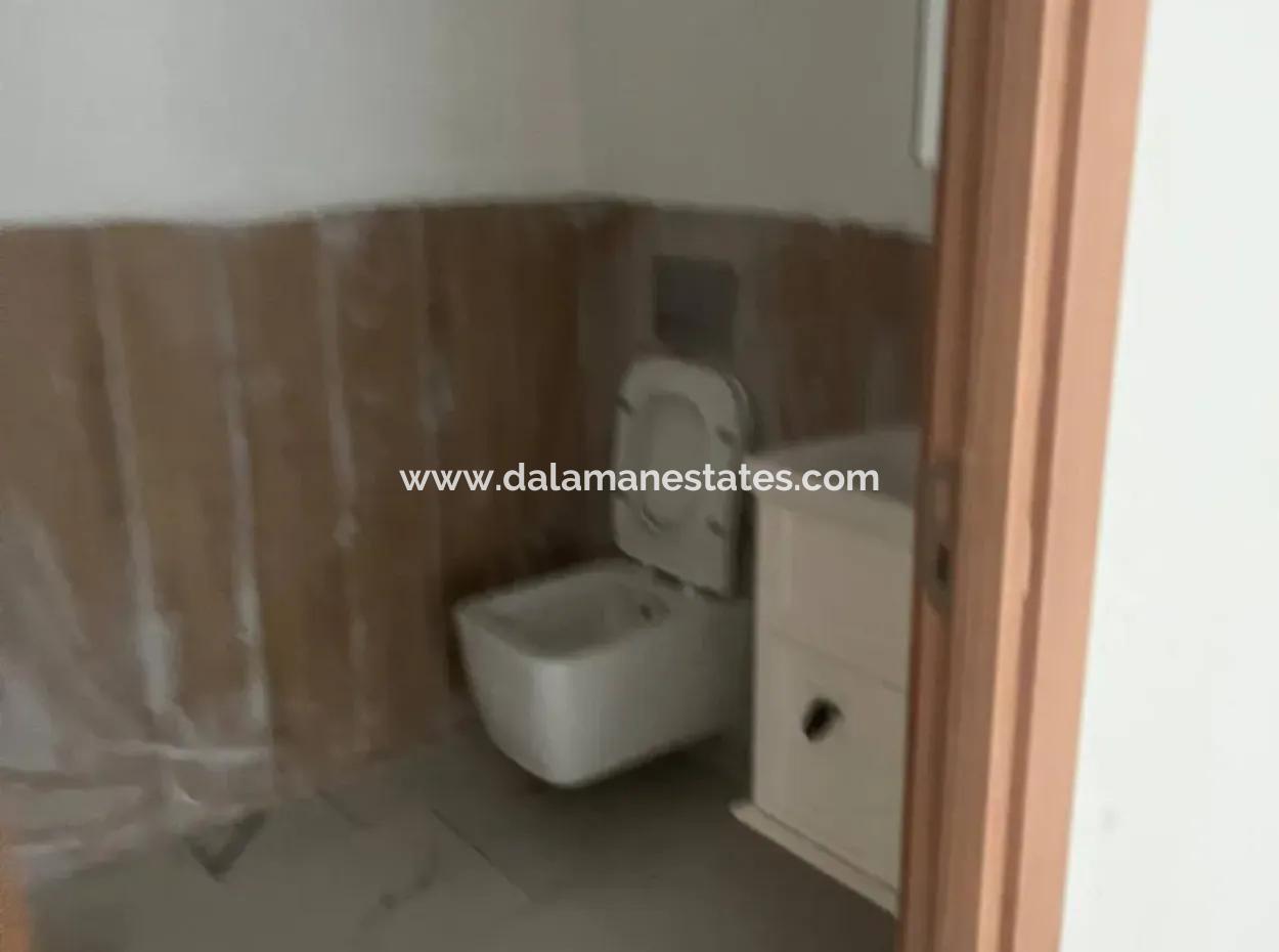 Dalaman Karaçalı'da Kiralık 120 M2 Dükkan